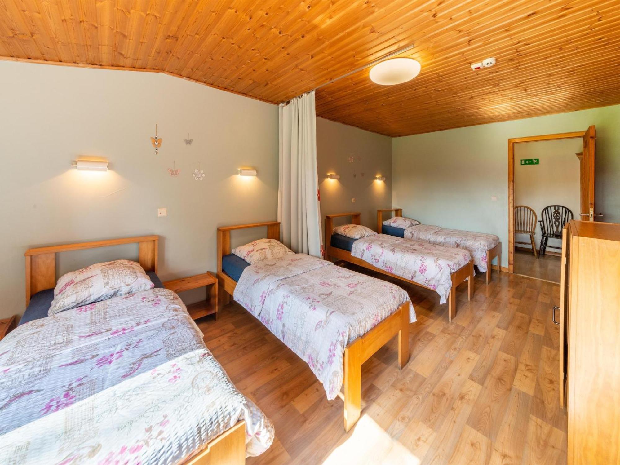 Wonderful Holiday Home In Montleban With Sauna Exterior foto